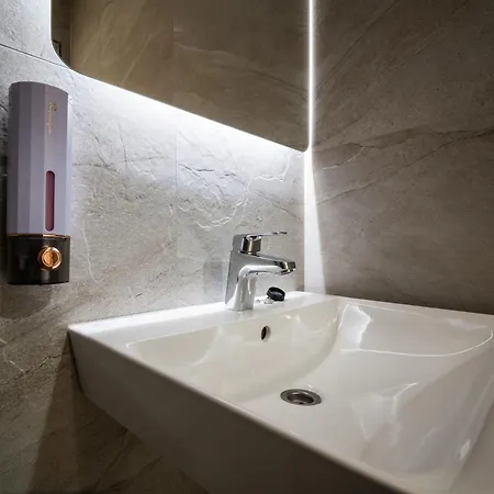 Airport-bus - 13 North - 8 Reval