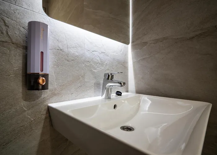 Airport-bus - 13 North - 8 Tallinn