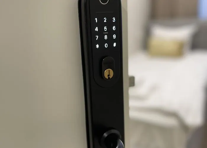 Airport-bus - 13 North - 8