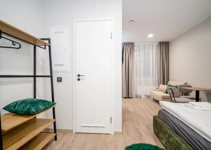 Airport-bus - 13 North - 8 Apartment